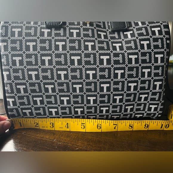 Tommy Hilfiger Signature Handbag/Crossbody - Picture 4 of 11